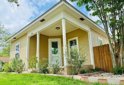 /international/us/802-bell-st-fredericksburg-tx-110095892974/