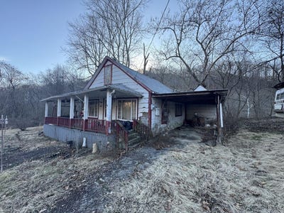 /international/us/500-church-house-rd-crum-wv-110106231222/