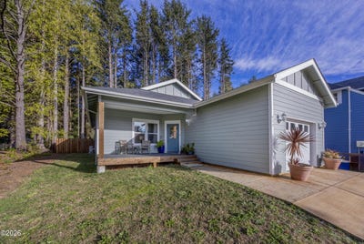 /international/us/411-se-winchell-street-depoe-bay-or-110105193980/