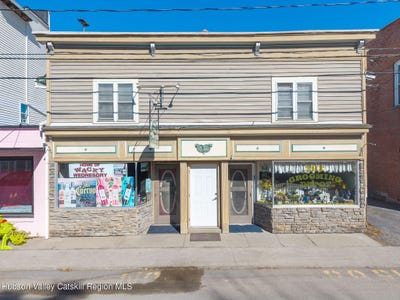 /international/us/107-railroad-avenue-middleburgh-ny-110103206350/
