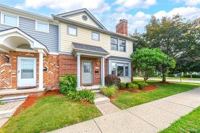 /international/us/1053-woodward-heights-ferndale-mi-110100984768/