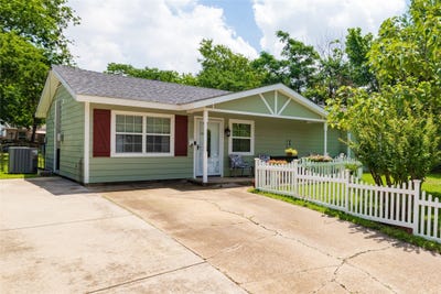 /international/us/812-denton-drive-euless-tx-110108588099/