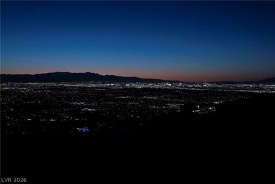 /international/us/523-rock-peak-drive-henderson-nv-110108231791/