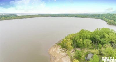 /international/us/state-route-26-lacon-il-110103599267/
