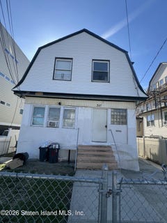 /international/us/341-beach-67th-street-queens-ny-110107955822/