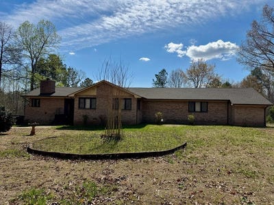 /international/us/384-hayes-mill-road-boydton-va-110107276927/