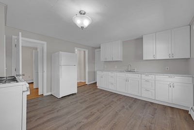 /international/us/21-pleasant-st-southbridge-ma-110109132218/