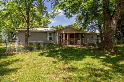 /international/us/3315-lostine-road-columbus-ks-110108353707/