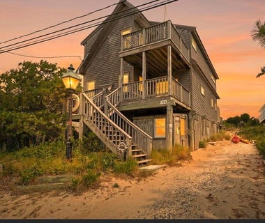 /international/us/70-salt-marsh-road-east-sandwich-ma-110109025976/
