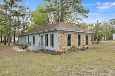 /international/us/4950-cameron-road-hope-mills-nc-110092402450/