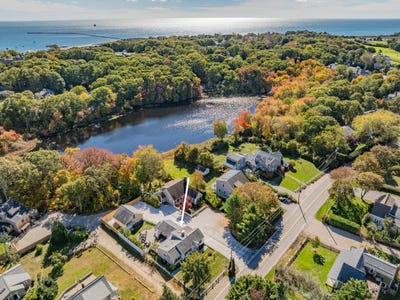 /international/us/421-scudder-avenue-hyannis-port-ma-110120663158/
