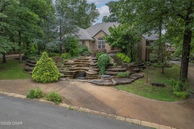 /international/us/704-laurel-circle-neosho-mo-110108344775/