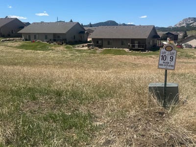 /international/us/lot-10-block-1-stone-hill-custer-sd-110108191694/