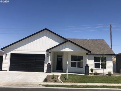 /international/us/833-e-autumn-ave-hermiston-or-110106218146/