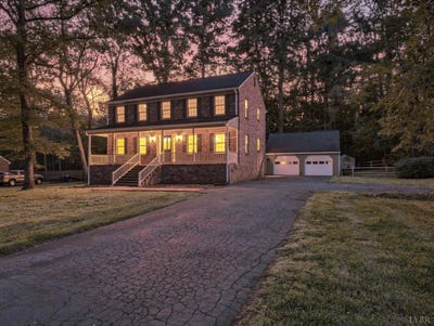 /international/us/605-ramblewood-drive-forest-va-110110335643/