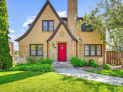 /international/us/117-n-highland-avenue-rockford-il-110107841380/