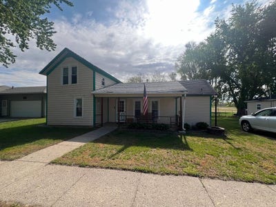 /international/us/206-elm-st-correctionville-ia-110108151393/
