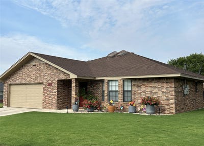 /international/us/1509-freedom-street-goldthwaite-tx-110109960346/