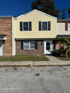 /international/us/320-myrtlewood-circle-jacksonville-nc-110103627763/
