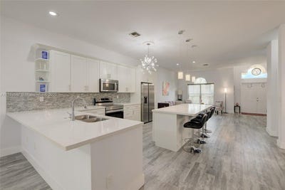 /international/us/1490-sw-159th-ave-pembroke-pines-fl-110098761352/?lang=id
