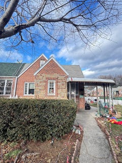 /international/us/7291-calamus-avenue-woodside-ny-110104914018/