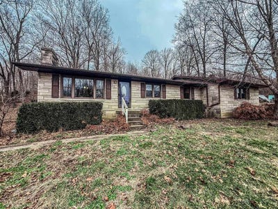 /international/us/2232-bowling-green-road-caneyville-ky-110105780968/