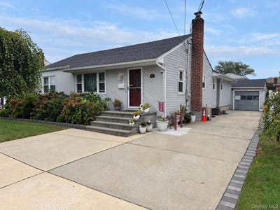 /international/us/134-baltimore-avenue-massapequa-ny-110120509535/