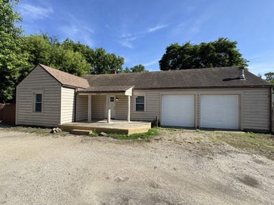 /international/us/511-montgomery-road-montgomery-il-110109005736/