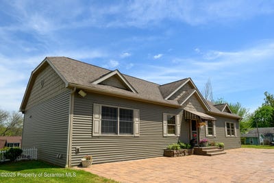 /international/us/240-sunset-avenue-greenfield-twp-pa-110099518691/
