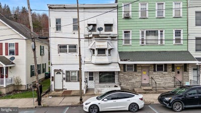 /international/us/329-w-centre-street-mahanoy-city-pa-110098785918/