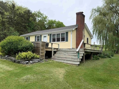 /international/us/1300-smith-street-shoreham-vt-110108491164/