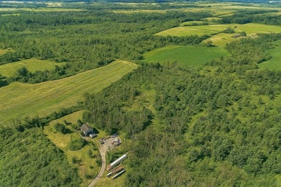/international/us/1779-state-route-196-kingsbury-ny-110096278889/