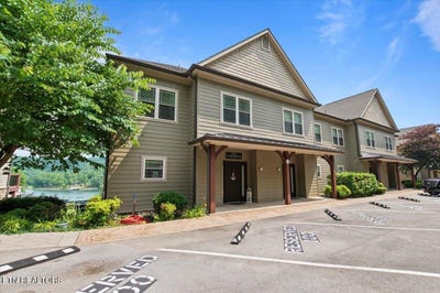 /international/us/140-broadleaf-lane-caryville-tn-110100156947/