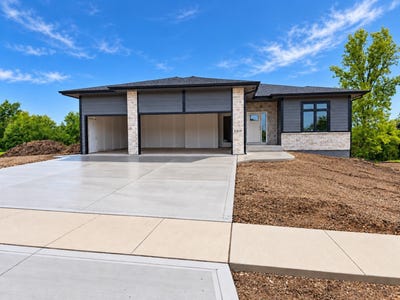 /international/us/2319-n-8th-court-indianola-ia-110109944488/