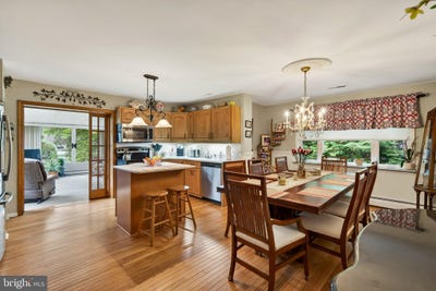 /international/us/65-delia-drive-broomall-pa-110109593454/