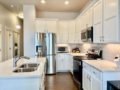 /international/us/6316-pumpkin-ridge-dr-windsor-co-110107350206/
