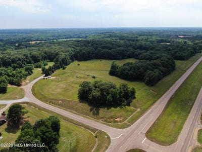 /international/us/100-boswell-road-holly-springs-ms-110108140974/