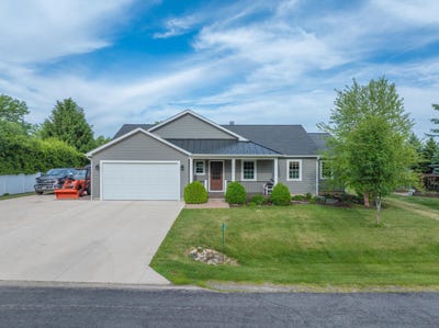/international/us/n1682-washington-ave-lake-geneva-wi-110108226050/