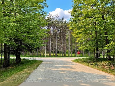 /international/us/5945-lodgepole-road-harbor-springs-mi-110105392246/