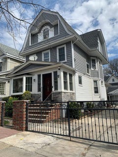 /international/us/8553-85th-street-woodhaven-ny-110107029303/