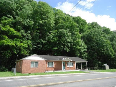/international/us/1062-stewart-street-welch-wv-110108470342/