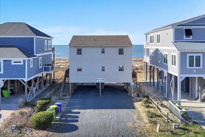 /international/us/4319-e-beach-drive-oak-island-nc-110120659877/