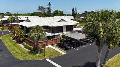 /international/us/3302-se-guinevere-lane-port-saint-lucie-fl-110098952873/
