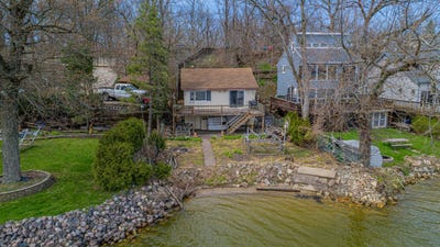/international/us/8335-lake-shore-drive-cedar-lake-in-110098821985/