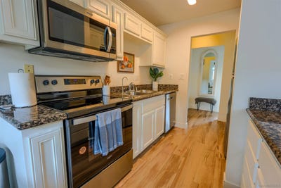/international/us/930-peach-ave-el-cajon-ca-110106928733/