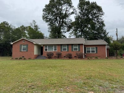 /international/us/711-w-10th-street-tifton-ga-110103155688/