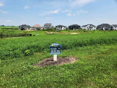 /international/us/817-valley-road-lot-52-dane-wi-110106378660/