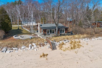 /international/us/6576-silver-beach-cedar-grove-wi-110107171371/