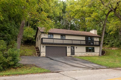 /international/us/142-riverside-dr-waterford-wi-110110016412/