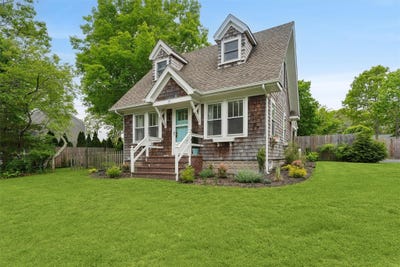 /international/us/21-summit-boulevard-westhampton-ny-110096115672/